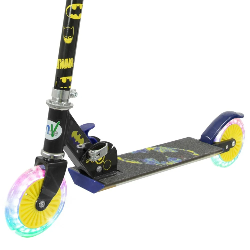 Batman Folding Inline Scooter with Light up Wheels - Image 3