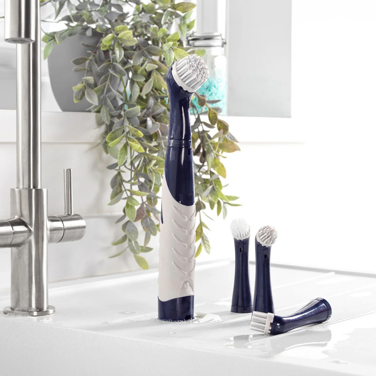 Beldray Deep Clean Scrubber Turbo Brush - Image 4