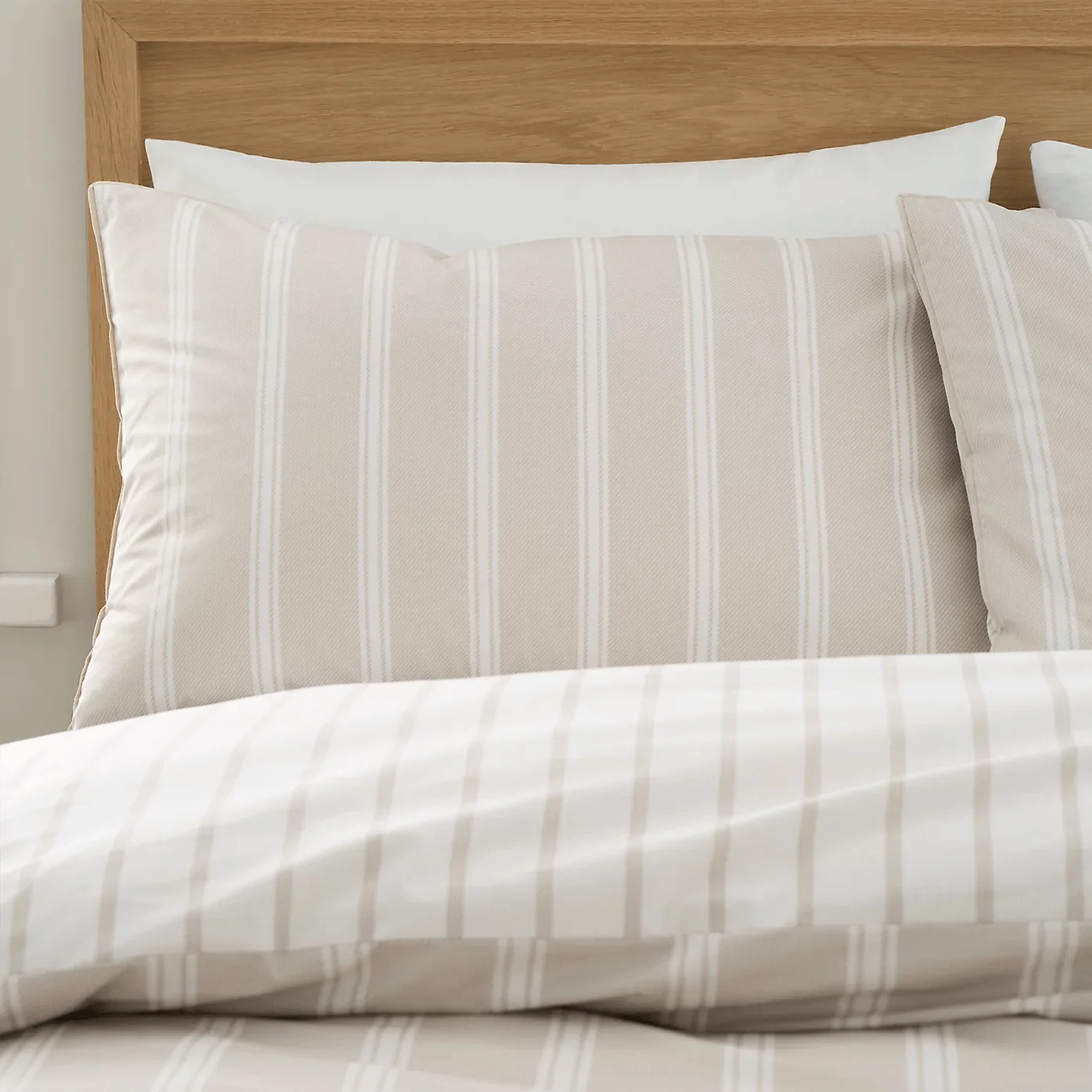 Bianca 200 Thread Count Ashford Stripe Natural Duvet Set - Double - Image 4