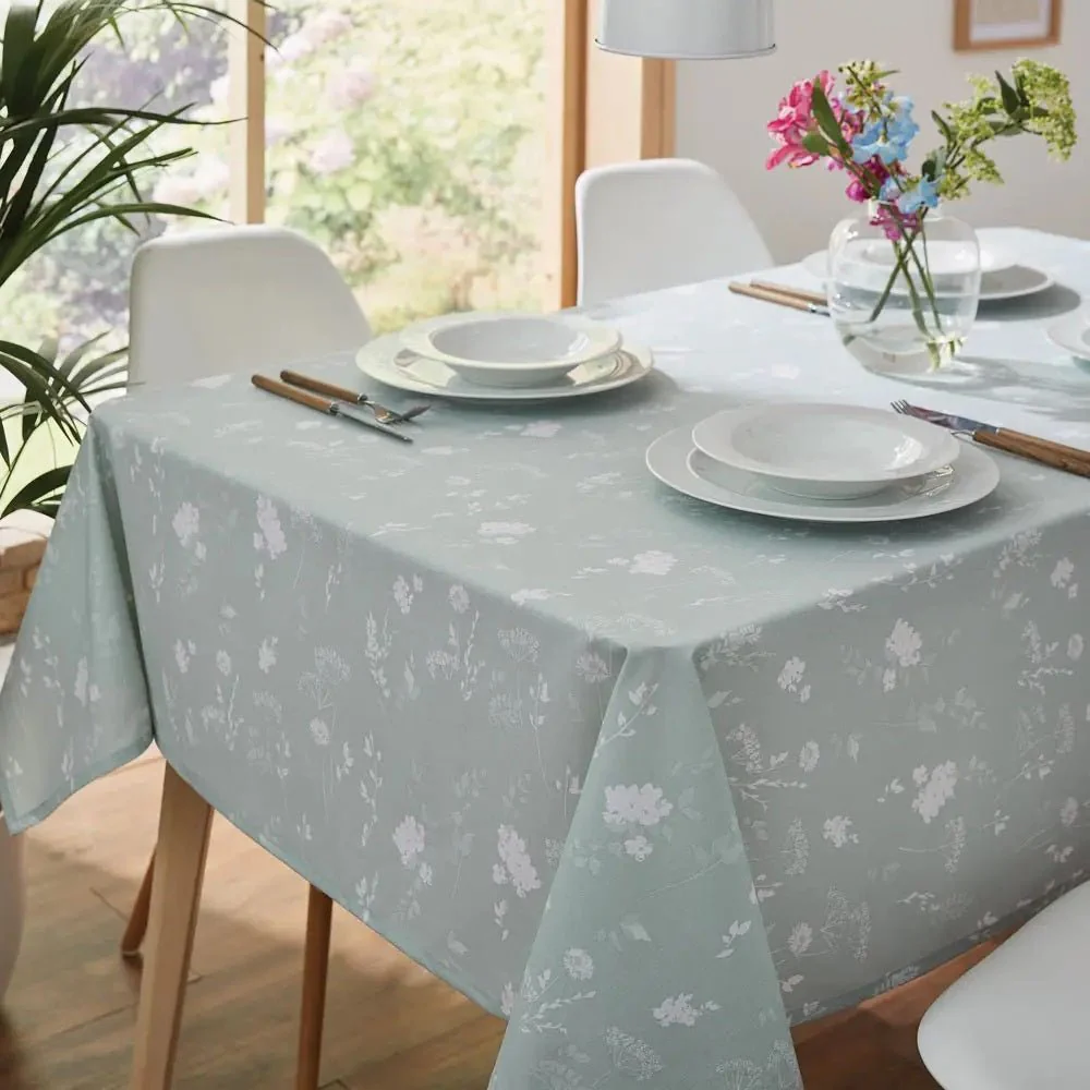 Catherine Lansfield Meadowsweet Floral 132 x 178cm Tablecloth Green/White - Image 3
