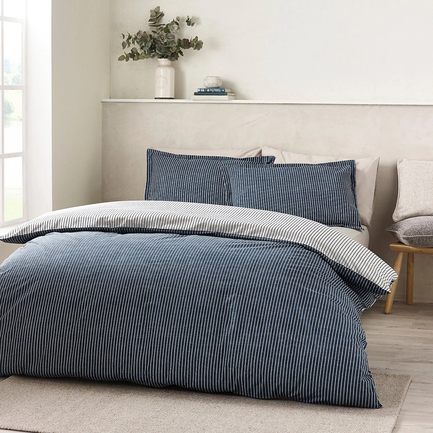 Catherine Lansfield Oxford Pinstripe Reversible Duvet Cover Set – Navy (King) - Image 2