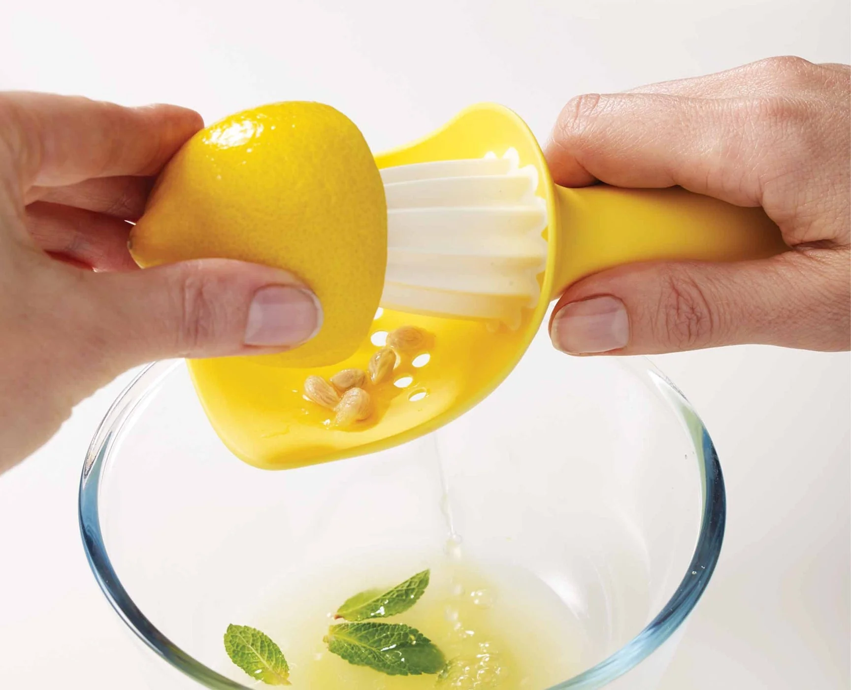 Joseph Joseph Catcher™ Yellow Citrus Reamer