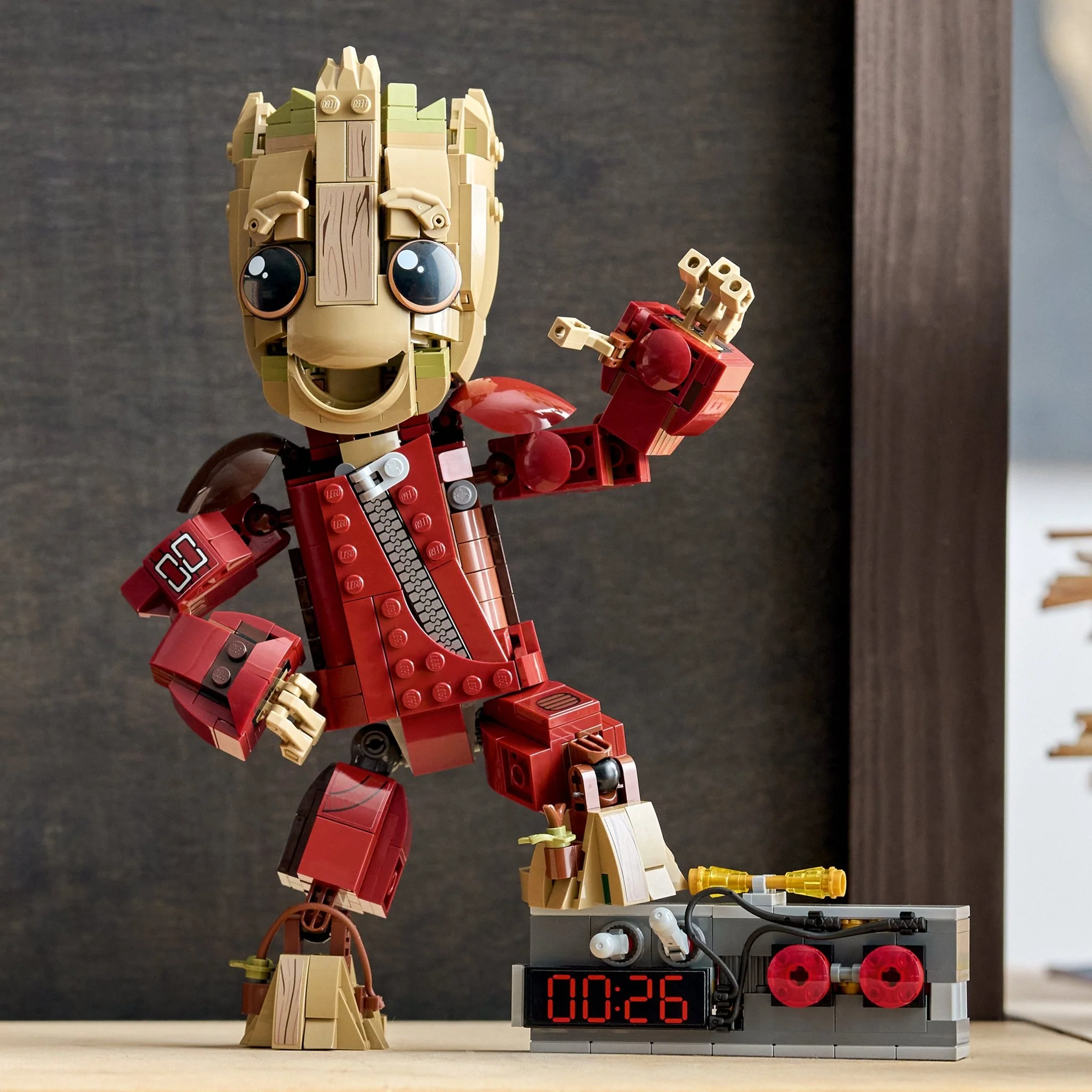 Lego 76341 Ravager Jumpsuit Groot - Image 2