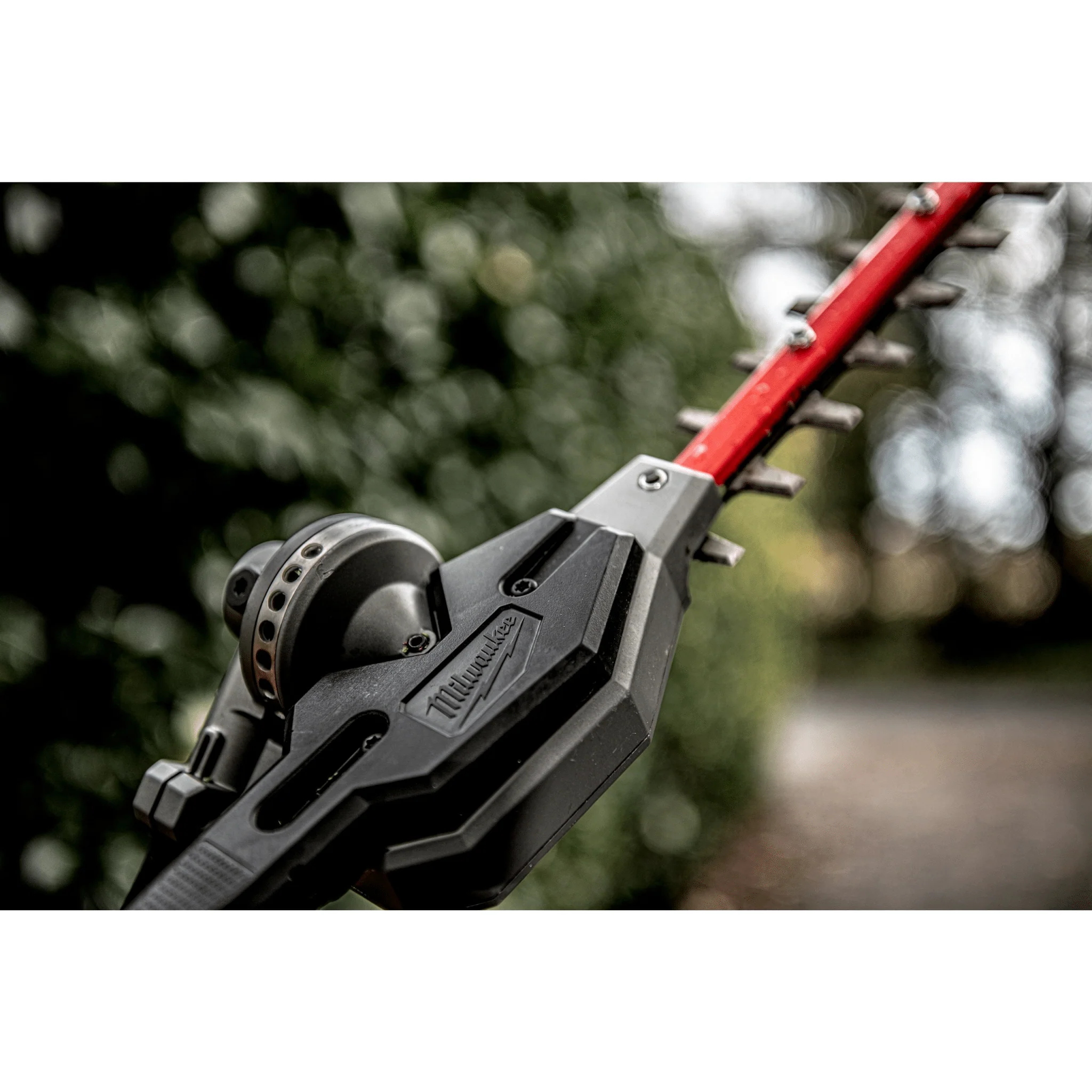 Milwaukee QUIK-LOK™ Hedge Trimmer Attachment M18FOPH-HTA - Image 3