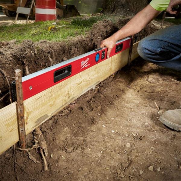 Milwaukee Redstick 120cm Digital Level - 4933471979 - Image 3