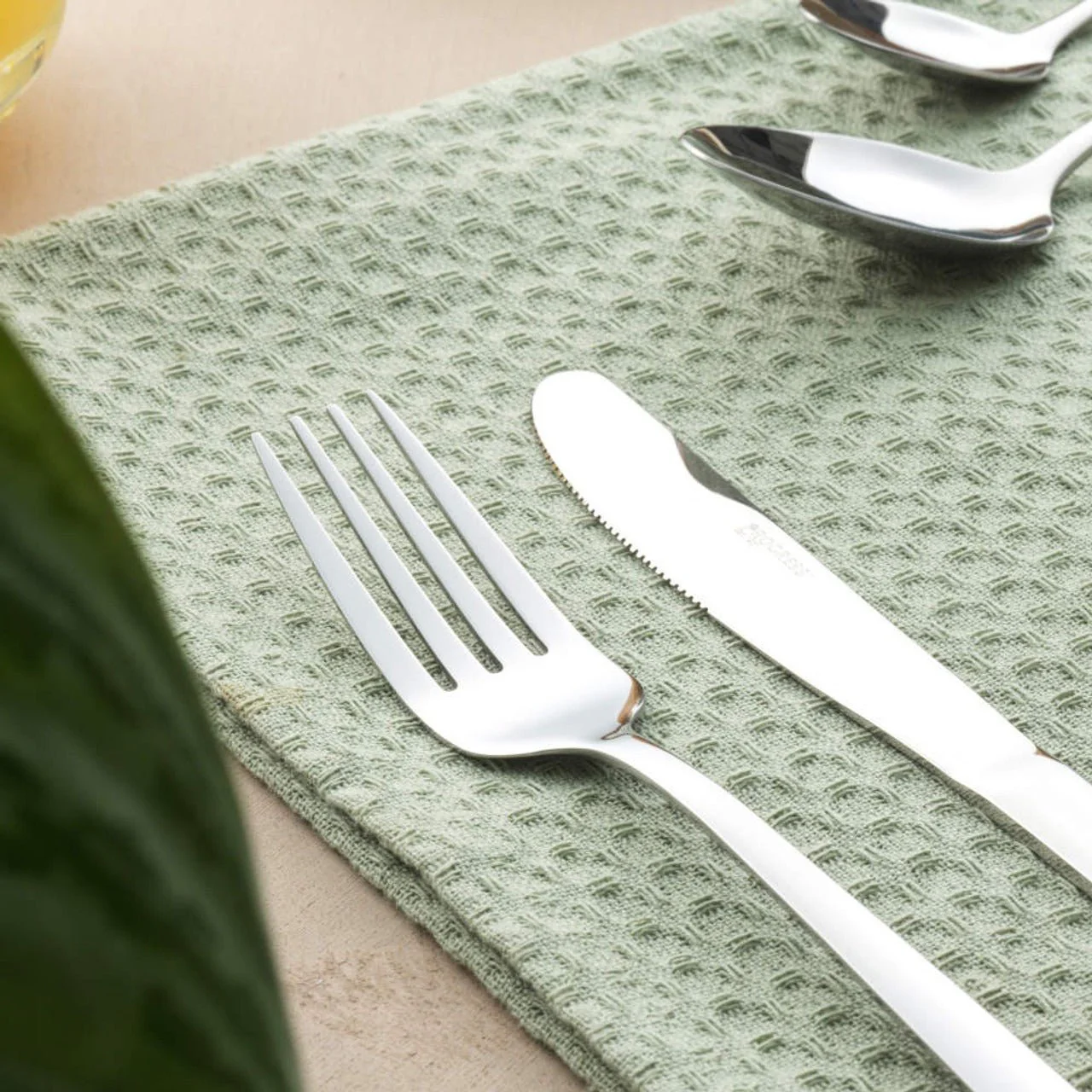 Progress Washington 16-Piece Cutlery Set - Image 6