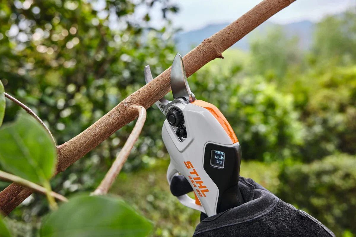 Stihl ASA20 Cordless Lopping Shears Battery Operated (Body Only) - Image 2
